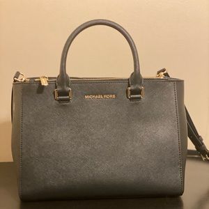 Black Michael Kors Tote Bag with removable strap